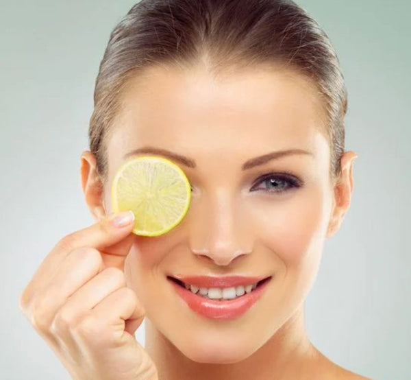 Le Citron sur le Visage : Un Remède Naturel aux Multiples – Guide 2026