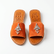 Mules en Daim Orange Terracotta pour Femme avec Bijou Berbère - Fait Main Maroc - YaMiriam